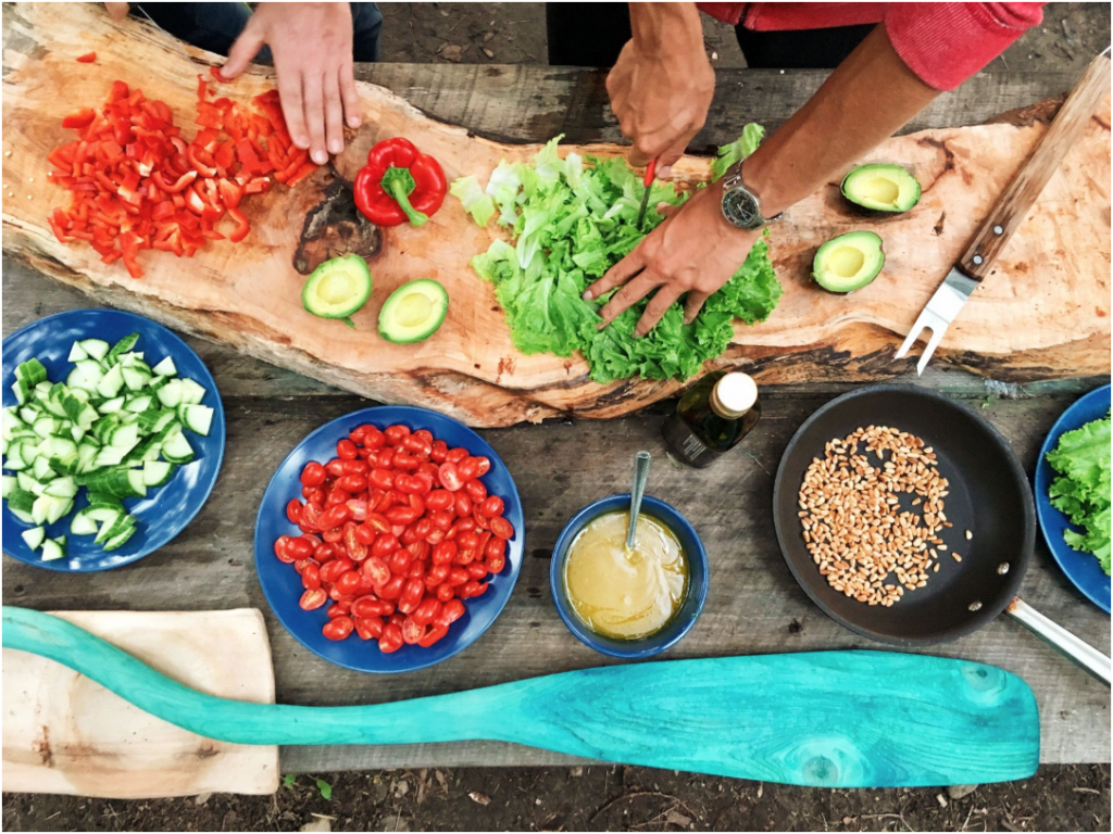Crafting Time from the Kitchen: Haptic Temporality and Rhythmanalytic Resistance in The Lid of the Sea, The Zen Diary and The Taste of Things